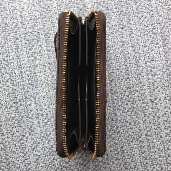 Michael Kors Wristlet Wallet - Picture 5 of 5